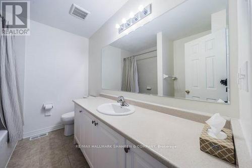 10 John Moore Road, East Gwillimbury, ON - Indoor Photo Showing Bathroom