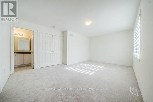 10 John Moore Road, East Gwillimbury, ON - Indoor Photo Showing Other Room