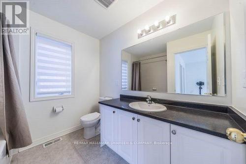 10 John Moore Road, East Gwillimbury, ON - Indoor Photo Showing Bathroom