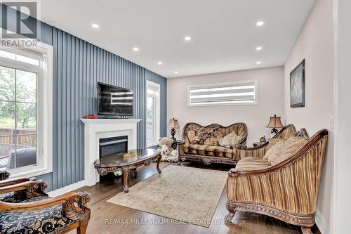 277 Gibson Circle, Bradford West Gwillimbury, ON - Indoor Photo Showing Living Room With Fireplace