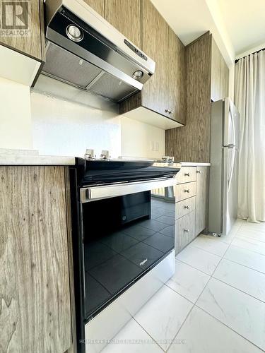 24 Lana Circle, Wasaga Beach, ON - Indoor Photo Showing Kitchen