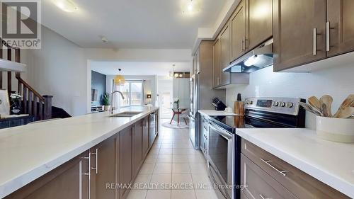 256 Inspire Boulevard, Brampton, ON - Indoor Photo Showing Kitchen With Double Sink With Upgraded Kitchen