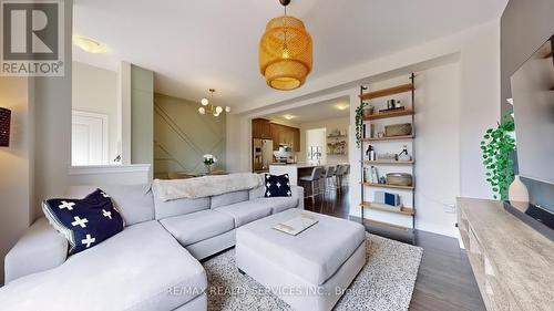 256 Inspire Boulevard, Brampton, ON - Indoor Photo Showing Living Room