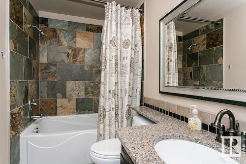 10629 110 St Nw, Edmonton, AB - Indoor Photo Showing Bathroom