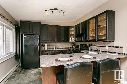 10629 110 St Nw, Edmonton, AB - Indoor Photo Showing Kitchen