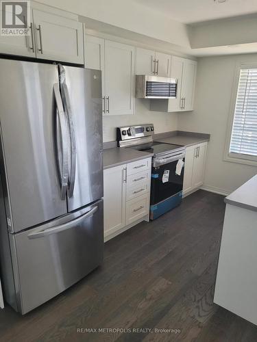 32D Lookout Drive, Clarington, ON - Indoor Photo Showing Kitchen