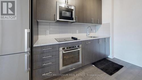 2012 - 2550 Simcoe Street, Oshawa, ON - Indoor Photo Showing Kitchen With Stainless Steel Kitchen With Upgraded Kitchen