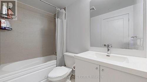 2012 - 2550 Simcoe Street, Oshawa, ON - Indoor Photo Showing Bathroom