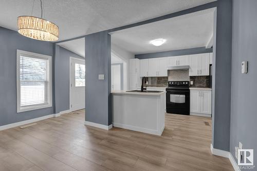 13504 66 St Nw, Edmonton, AB - Indoor Photo Showing Kitchen