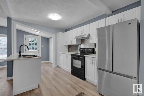 13504 66 St Nw, Edmonton, AB - Indoor Photo Showing Kitchen