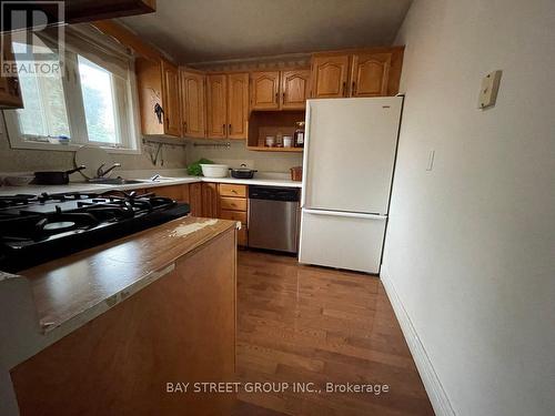 Upper - 35 Cumberland  Dr. Drive, Brampton, ON - Indoor Photo Showing Kitchen