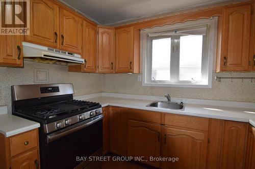 Upper - 35 Cumberland  Dr. Drive, Brampton, ON - Indoor Photo Showing Kitchen