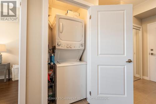 239 - 5010 Corporate Drive, Burlington, ON - Indoor Photo Showing Laundry Room