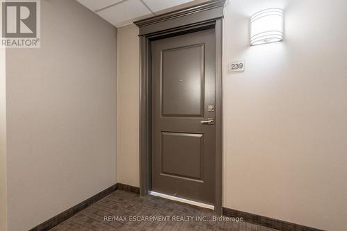 239 - 5010 Corporate Drive, Burlington, ON - Indoor Photo Showing Other Room