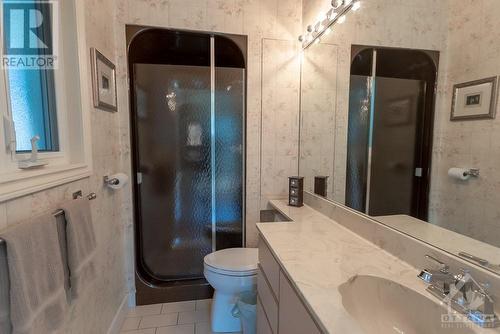 466 Crestview Road, Ottawa, ON - Indoor Photo Showing Bathroom