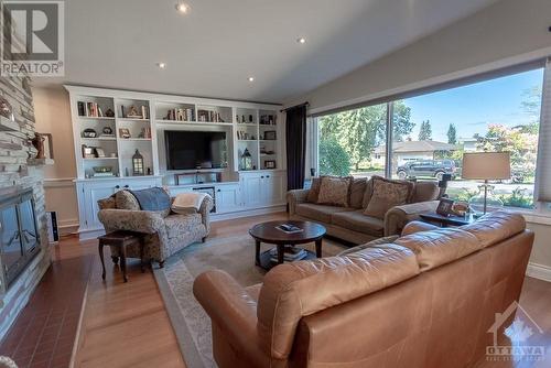 466 Crestview Road, Ottawa, ON - Indoor Photo Showing Living Room With Fireplace