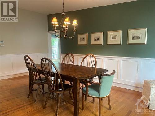 466 Crestview Road, Ottawa, ON - Indoor Photo Showing Dining Room