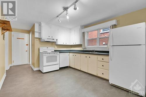 Unit 1 - Kitchen - 55 Ivy Crescent, Ottawa, ON - Indoor Photo Showing Kitchen