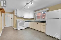 Unit 1 - Kitchen - 