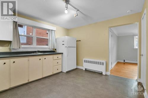 Unit 1 - Kitchen - 55 Ivy Crescent, Ottawa, ON - Indoor Photo Showing Kitchen