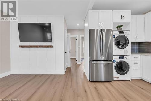 413 Paling Avenue, Hamilton, ON - Indoor Photo Showing Laundry Room