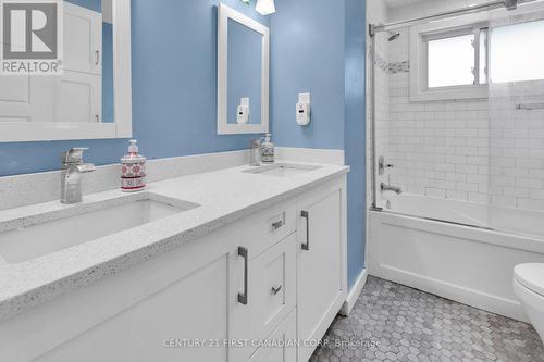 51 Barrett Crescent, London, ON - Indoor Photo Showing Bathroom