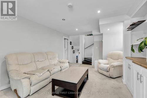 51 Barrett Crescent, London, ON - Indoor Photo Showing Living Room