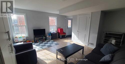 8 - 244 Penetanguishene Road, Barrie, ON - Indoor Photo Showing Living Room