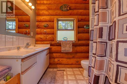 1328 Gun-A-Noot Trail, Williams Lake, BC - Indoor Photo Showing Bathroom