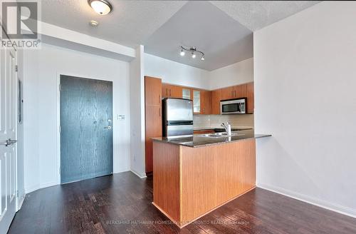 1708 - 15 Windermere Avenue, Toronto, ON - Indoor Photo Showing Kitchen