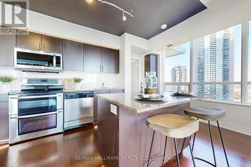 1806 - 15 Legion Road, Toronto, ON - Indoor Photo Showing Kitchen With Upgraded Kitchen