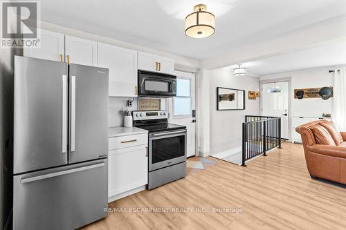 12 Wade Avenue, Brantford, ON - Indoor Photo Showing Kitchen