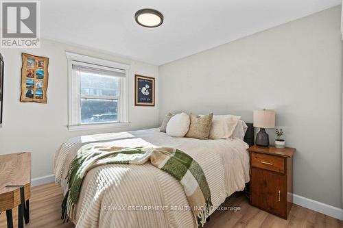 12 Wade Avenue, Brantford, ON - Indoor Photo Showing Bedroom