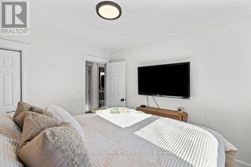 12 Wade Avenue, Brantford, ON - Indoor Photo Showing Bedroom