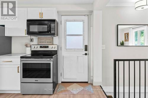 12 Wade Avenue, Brantford, ON - Indoor Photo Showing Kitchen