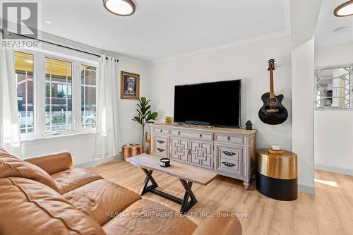 12 Wade Avenue, Brantford, ON - Indoor Photo Showing Living Room