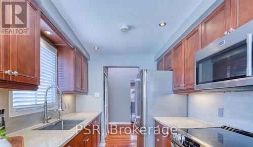 10A - 270 Morrison Road, Kitchener, ON - Indoor Photo Showing Kitchen With Double Sink With Upgraded Kitchen