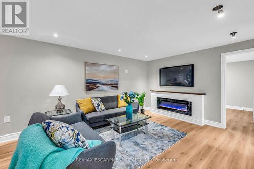 165 Bellingham Drive, Hamilton, ON - Indoor Photo Showing Living Room With Fireplace