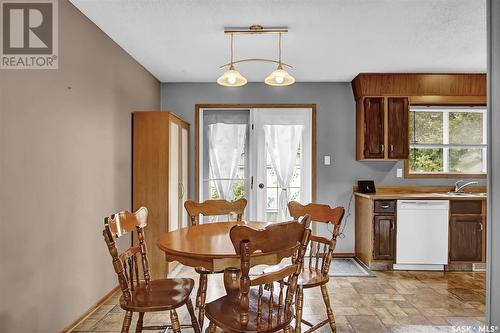 7312 1St Avenue N, Regina, SK - Indoor Photo Showing Dining Room