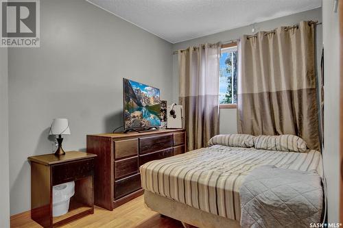 7312 1St Avenue N, Regina, SK - Indoor Photo Showing Bedroom