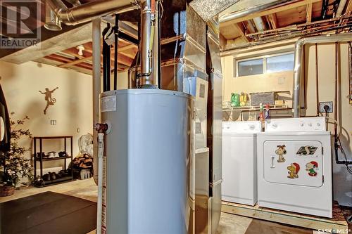 7312 1St Avenue N, Regina, SK - Indoor Photo Showing Laundry Room