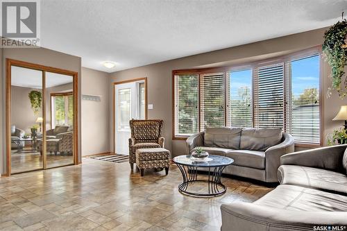 7312 1St Avenue N, Regina, SK - Indoor Photo Showing Living Room