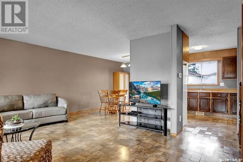 7312 1St Avenue N, Regina, SK - Indoor Photo Showing Living Room