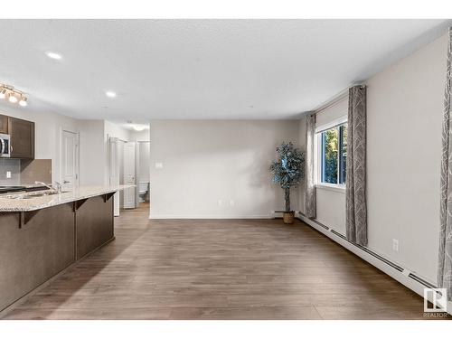 #106 7711 71 St Nw, Edmonton, AB - Indoor Photo Showing Kitchen