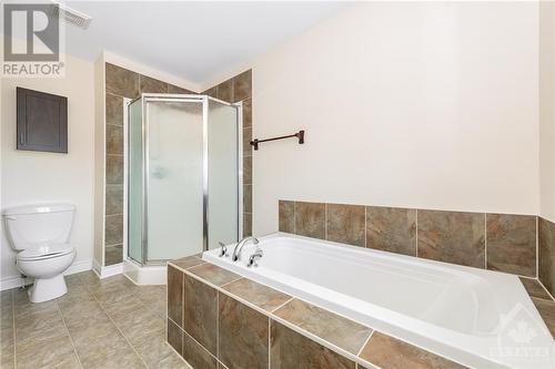 507 Cherokee Way, Stittsville, ON - Indoor Photo Showing Bathroom