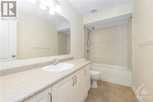 507 Cherokee Way, Stittsville, ON - Indoor Photo Showing Bathroom