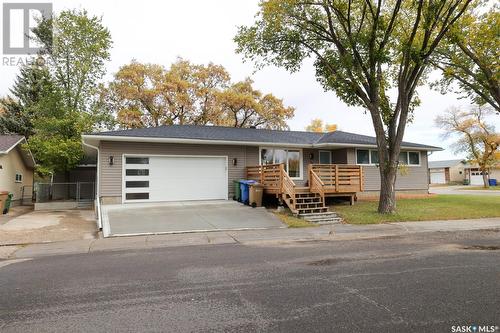 74 Weekes Crescent, Regina, SK - Outdoor