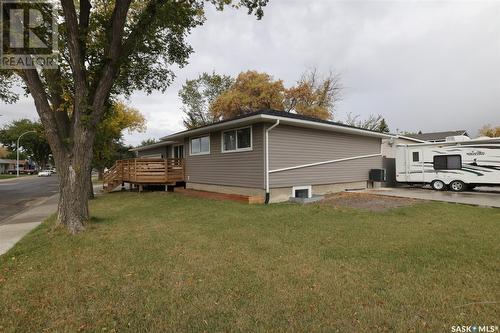 74 Weekes Crescent, Regina, SK - Outdoor