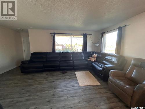 1291 111Th Street, North Battleford, SK - Indoor Photo Showing Living Room