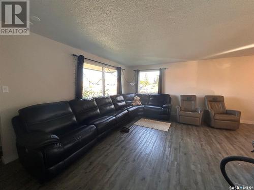 1291 111Th Street, North Battleford, SK - Indoor Photo Showing Living Room